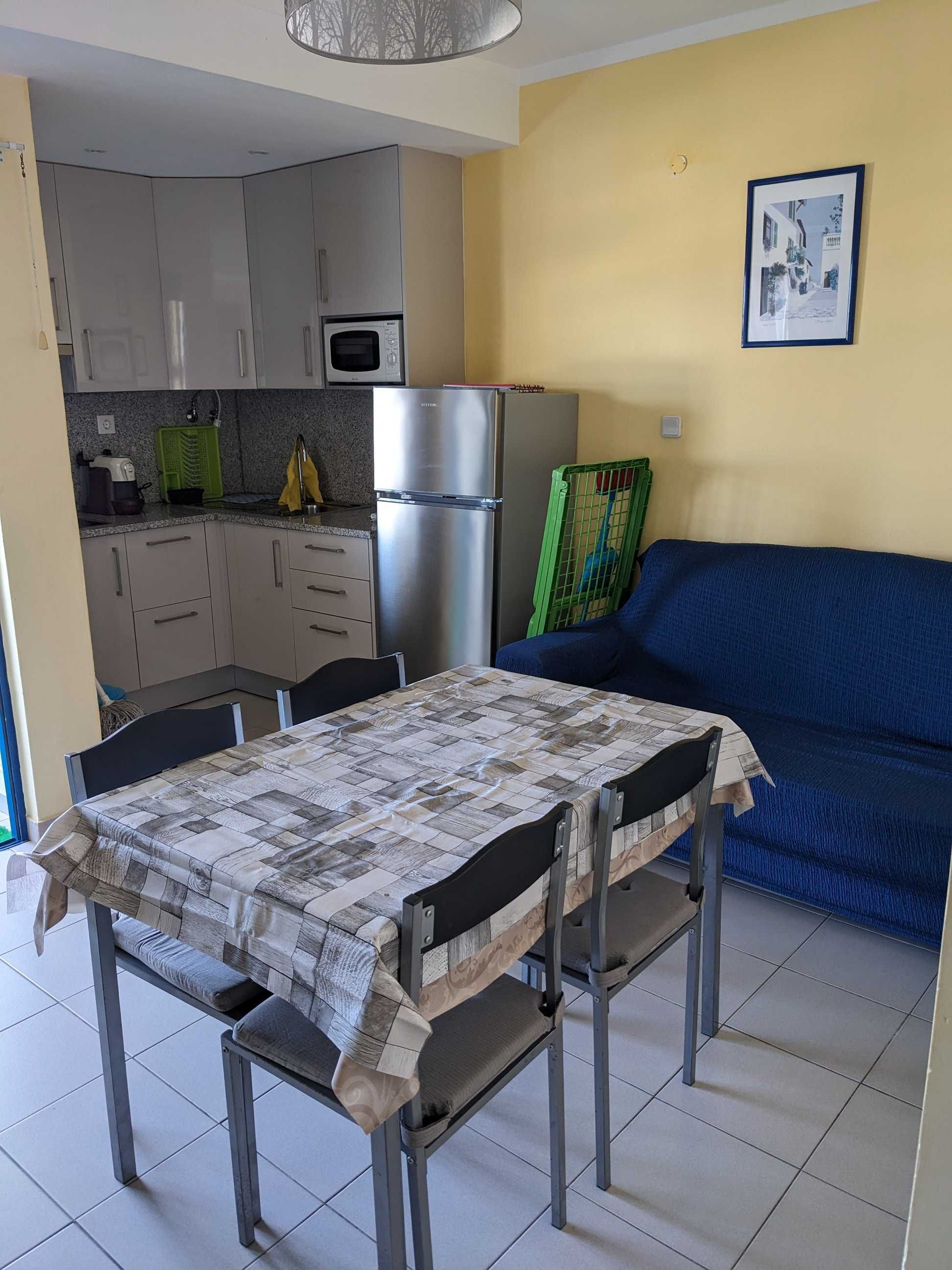 Alugo para férias apartamento T2 na praia da rocha, Portimão