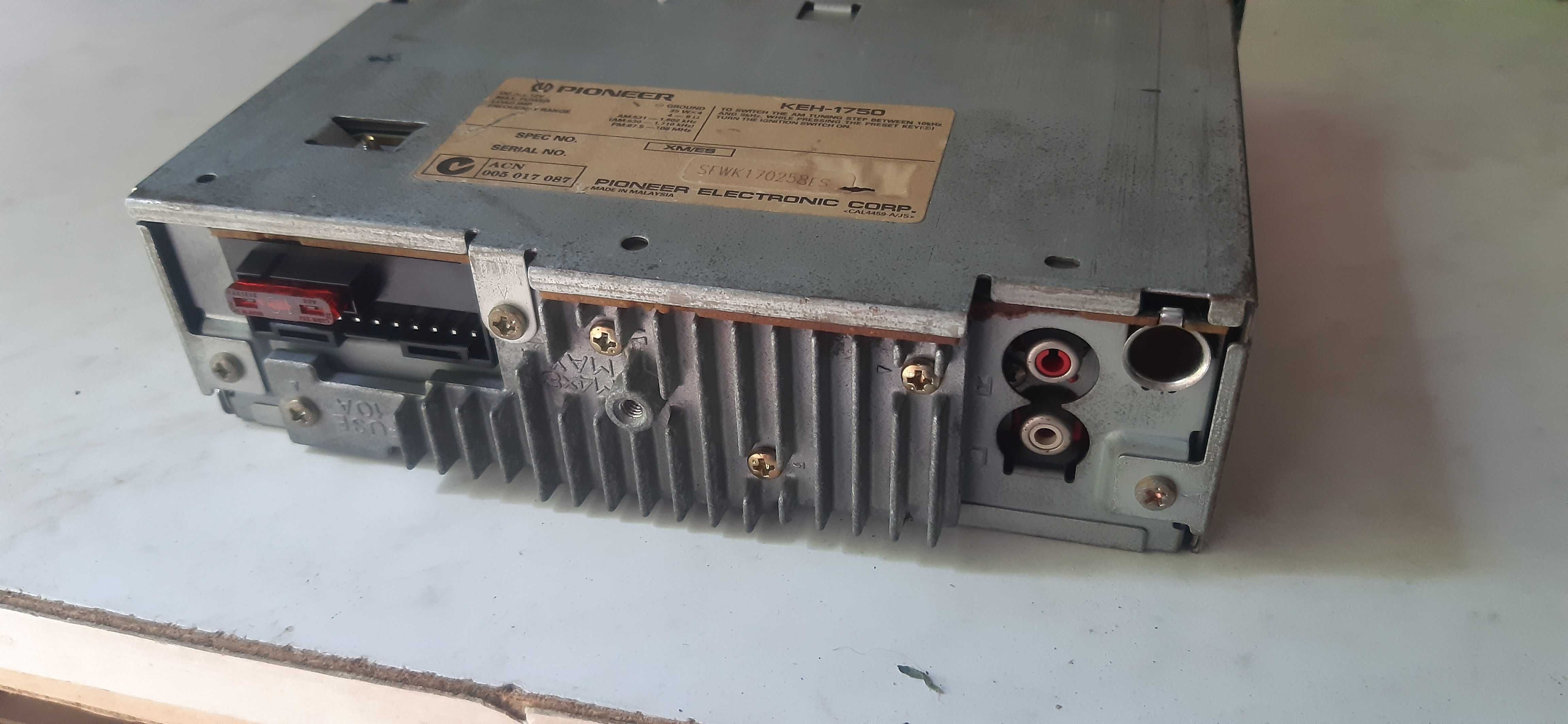Pioneer KEH-1750 магнитола кассетная