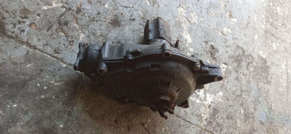 Бмв х5  е53 3.0 4.4 бензин   4.10 передній редуктор мост