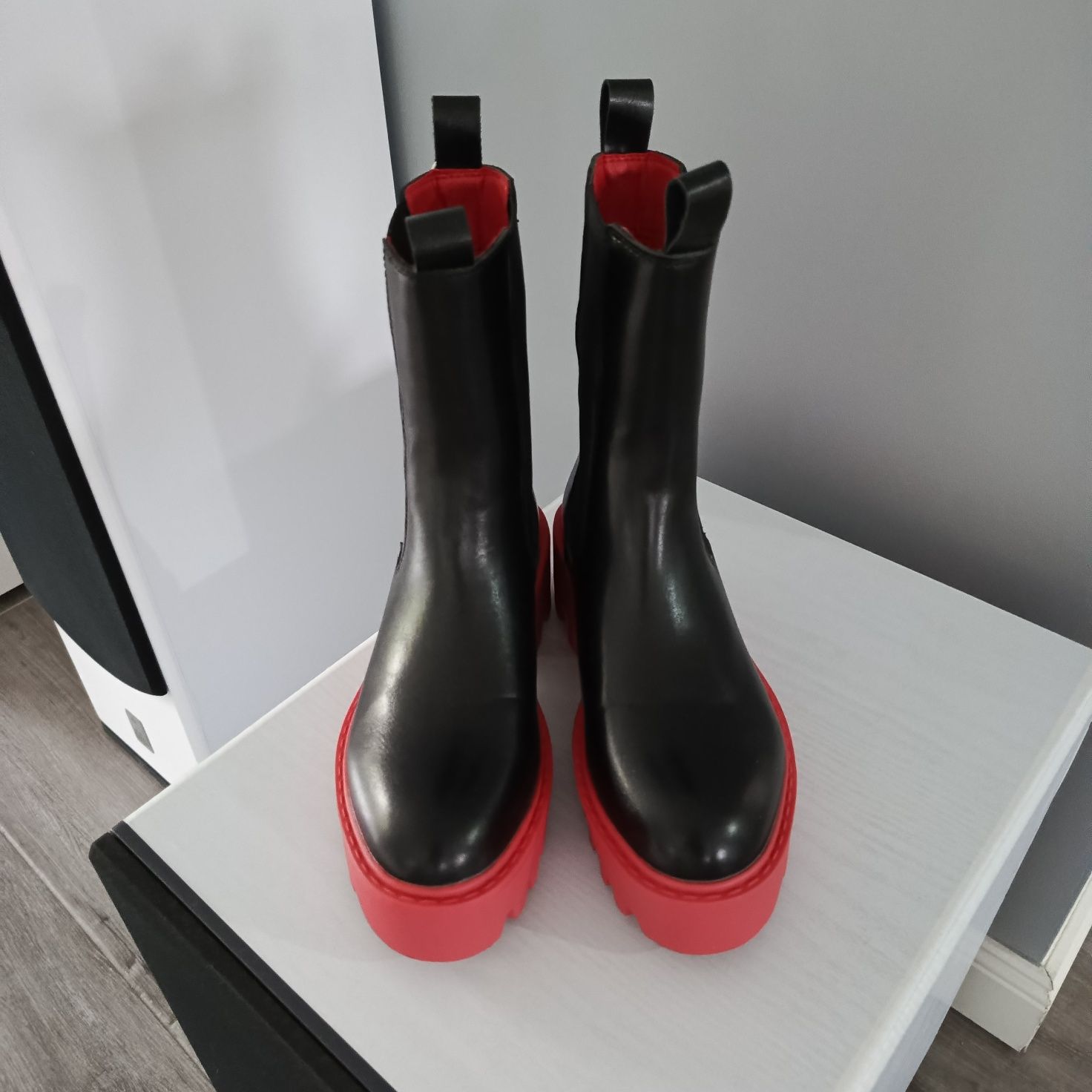 Sprzedam  nowe buty Cropp