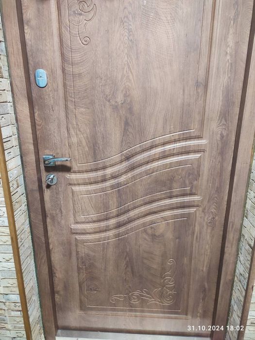 Продам вхідні двері 2.06*0.96