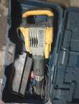 DeWALT model D25902-QS