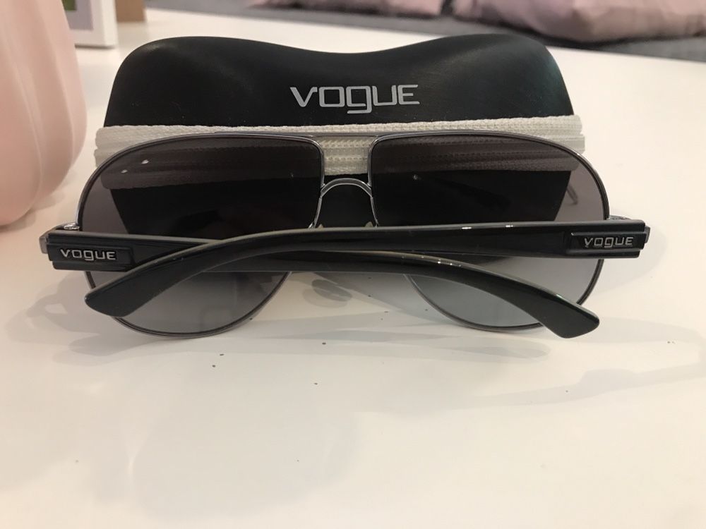 Oculos de sol vogue