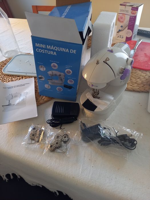Máquina de costura mini