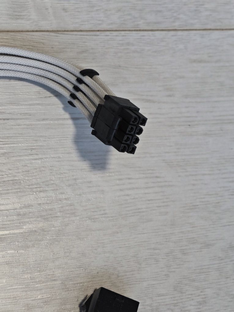 CableMod Classic ModMesh Extension Kit – Biały – 8+8 Pin