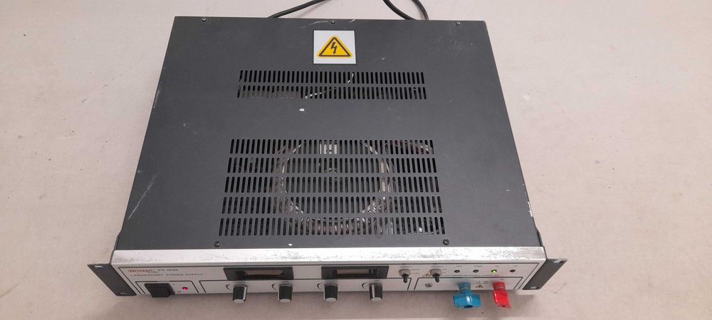 Zasilacz regulowany Voltcraft 22A