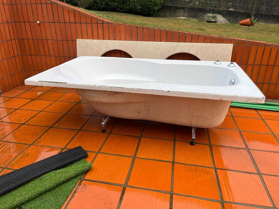 Banheira de cerâmica para casa de banho grande