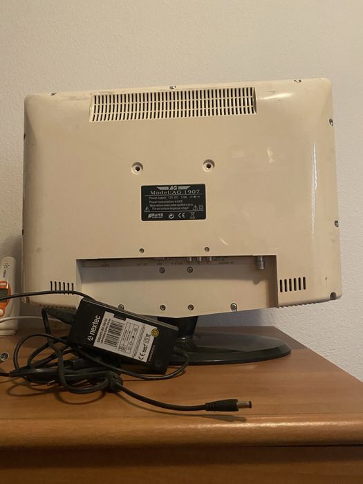Vendo 1 Televisão !!ler descrição!!