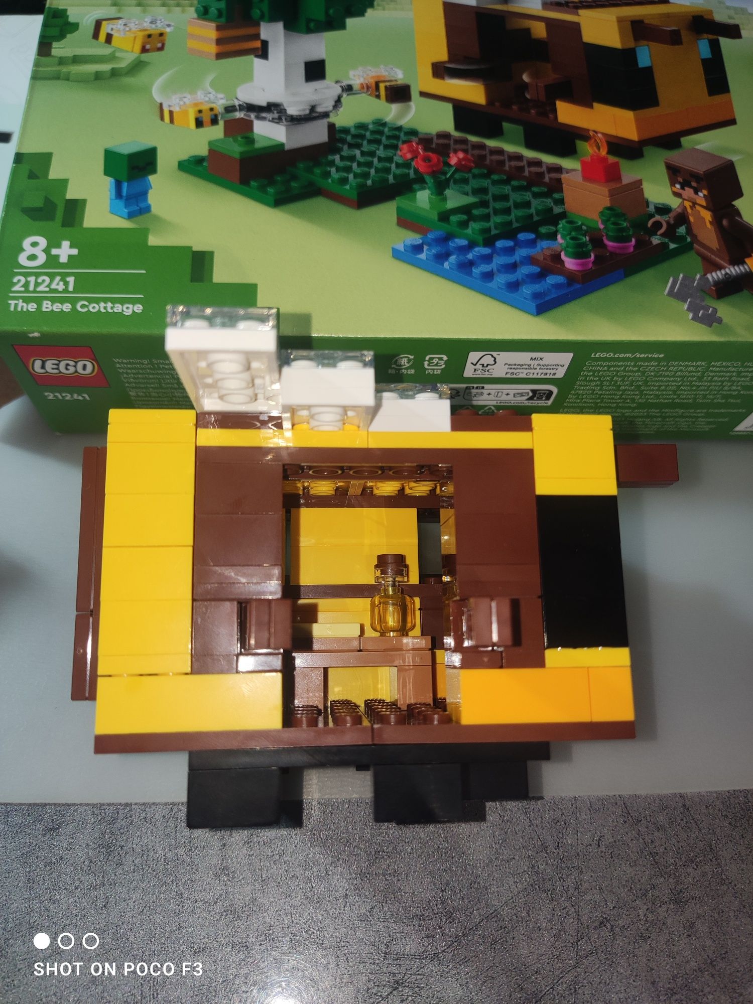 Zestaw Lego MINECRAFT nr 21241 – Pszczeli ul.