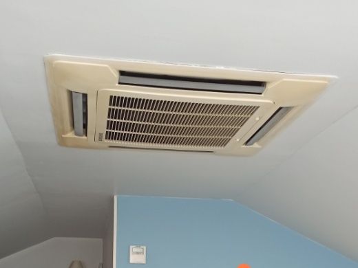 Касетний кондиціонер Samsung UBH 1800E