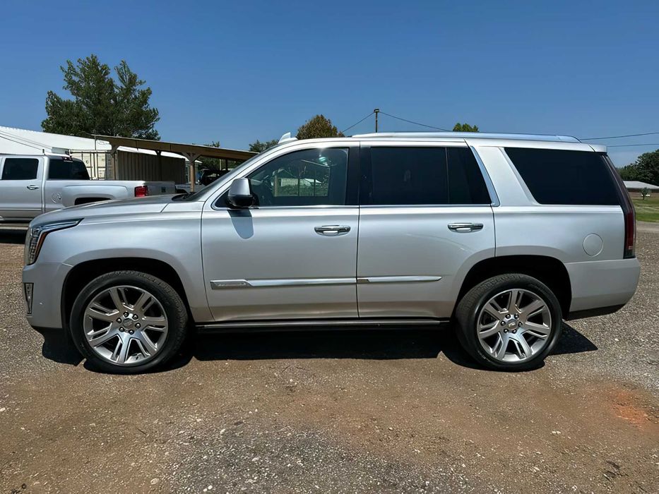Cadillac Escalade      2017