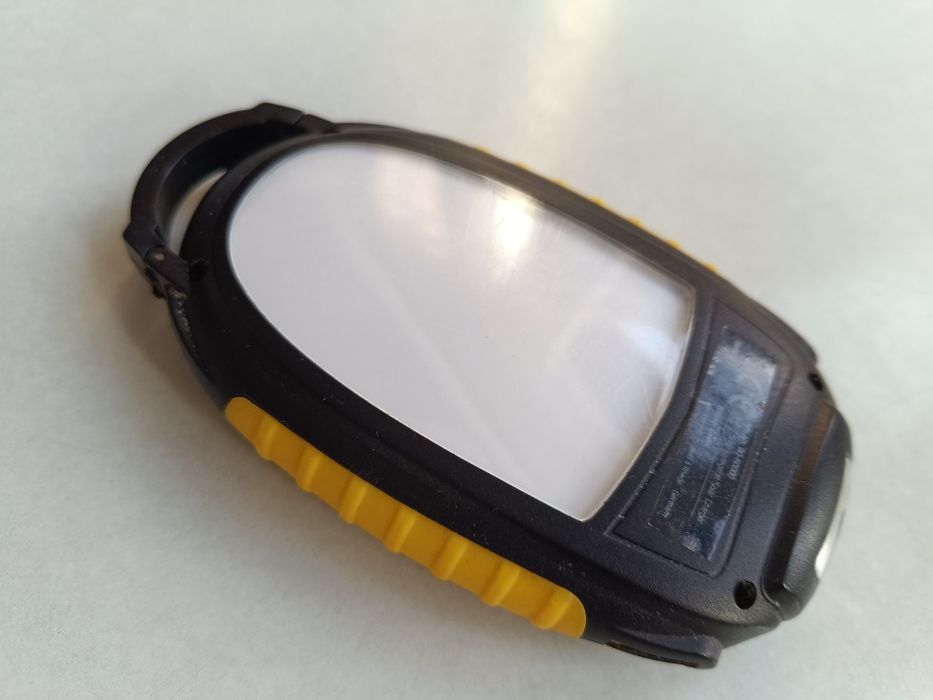 Ładowarka słoneczna z 4 różnymi ustawieniami światła