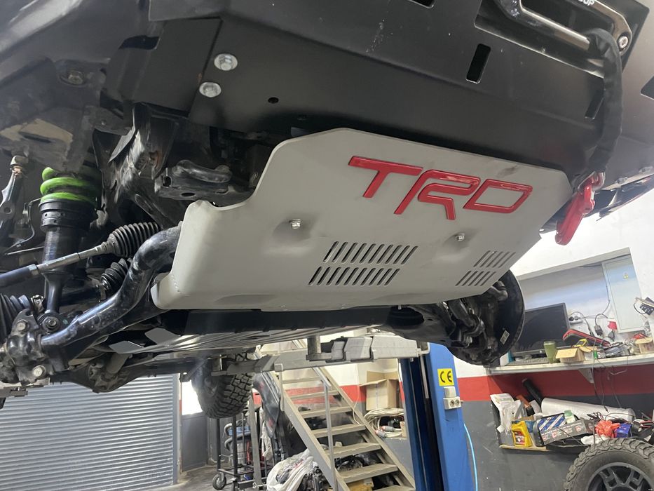 Toyota 4runner FJ Cruiser защита двигателя TRD