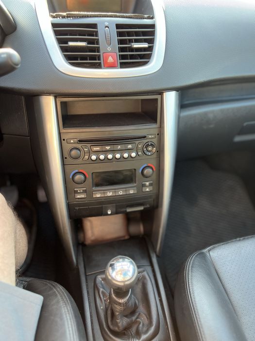 Продам Peugeot 207