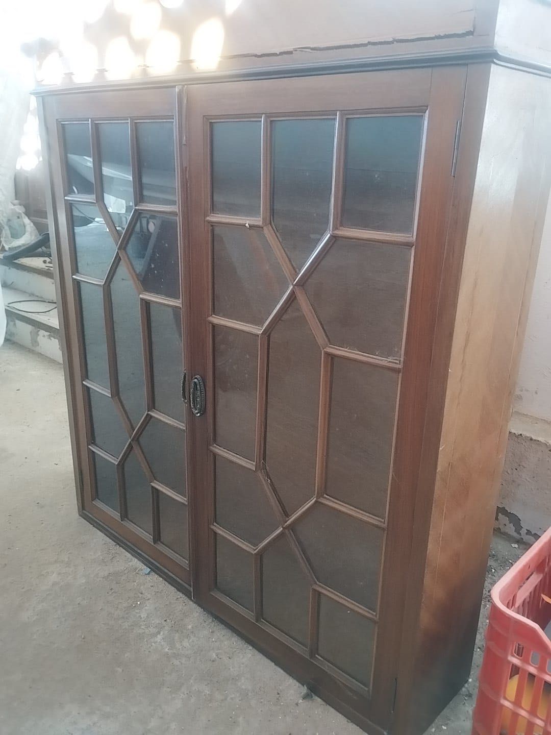 Escrivaninha com vitrine estilo Inglês