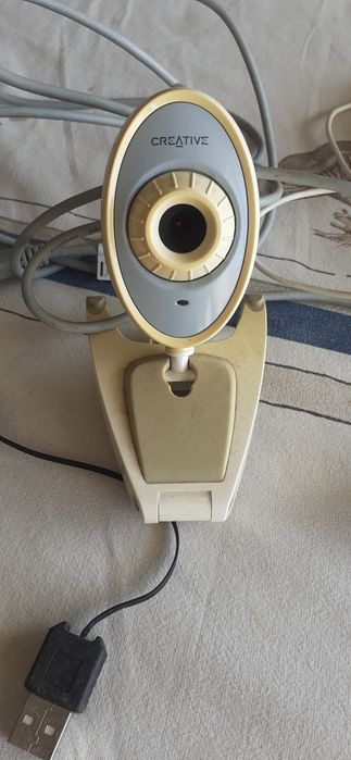 Câmera e microfone marca Creative mais rato para computador