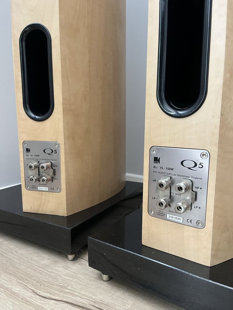 Kolumny głośnikowe KEF Q5 + kamienne podstawki – okazja