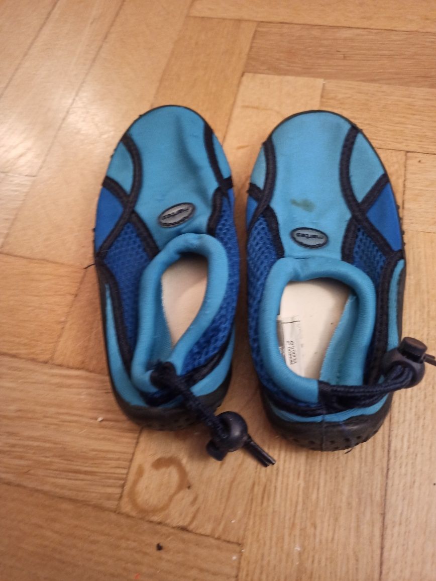 Buty do wody firmy Matras rozmiar 29