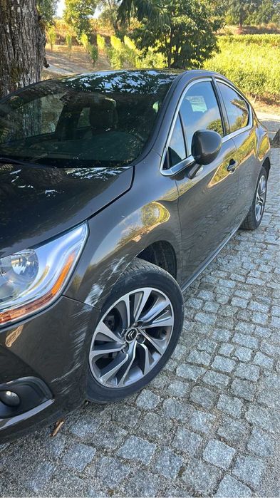 Citroën DS4 1.6 HDi – 2011 – Automático – 285.000