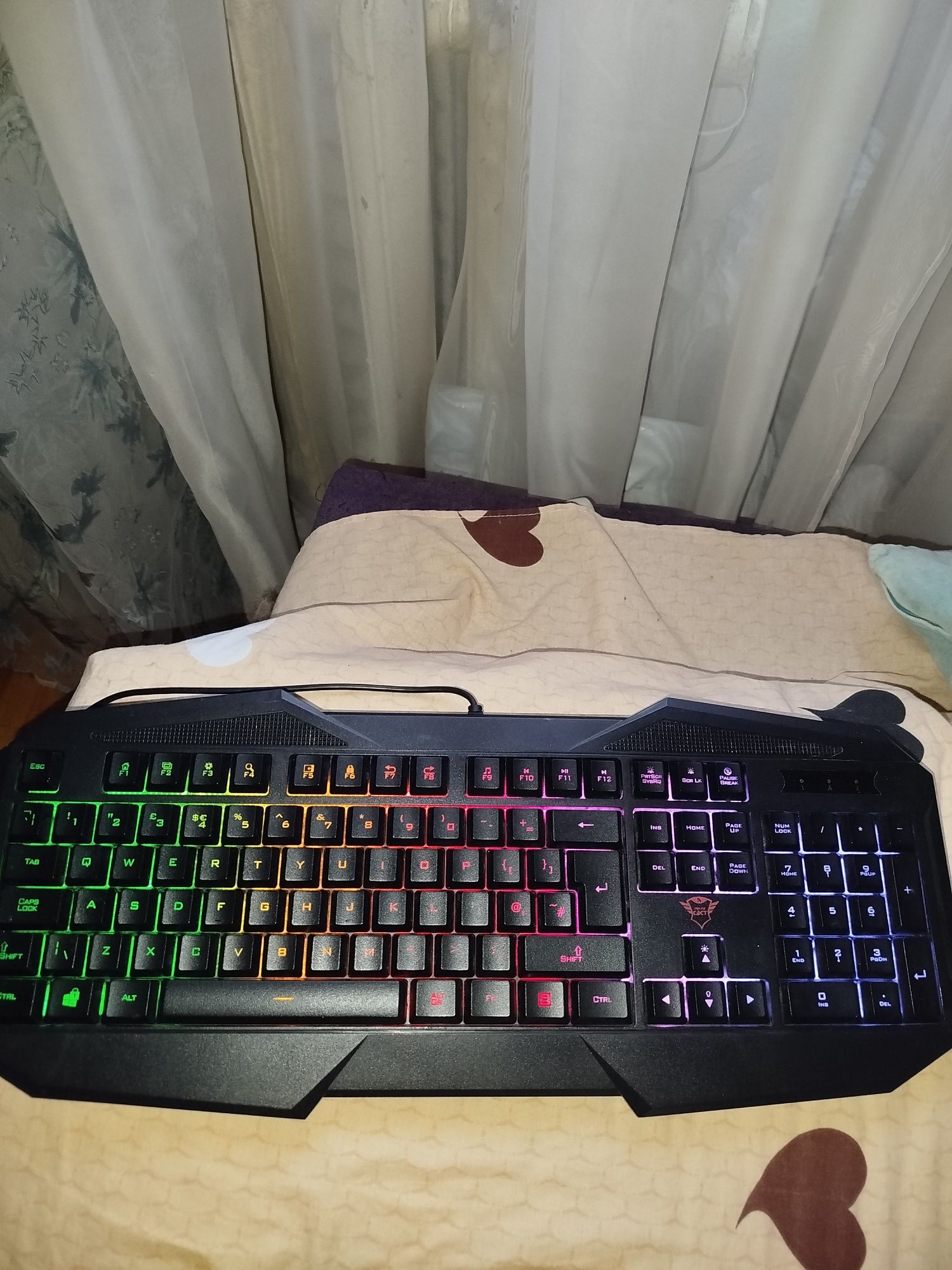 Продам игровую клавиатуру