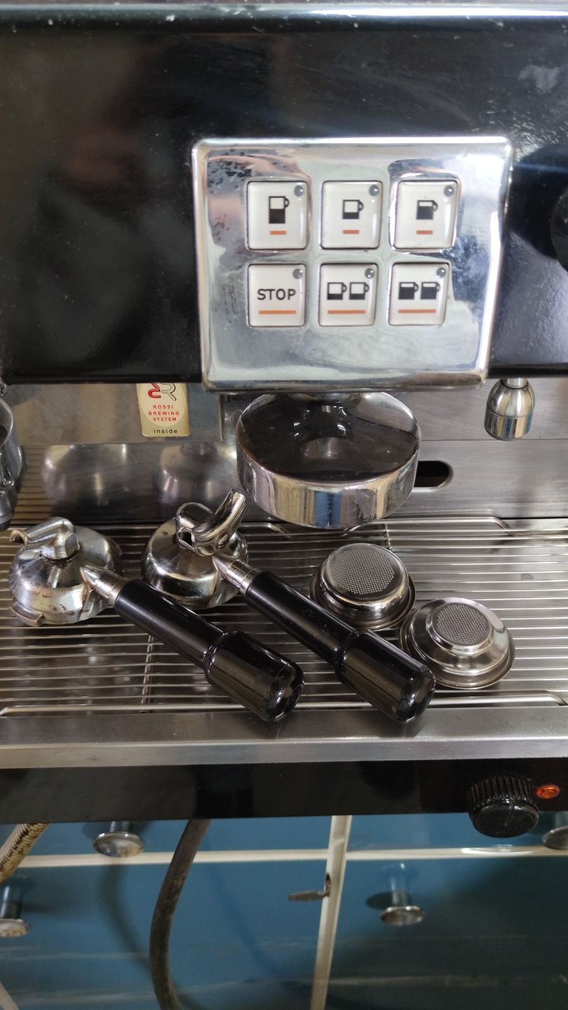 Máquina de Café Profissional Rossi + Moinho