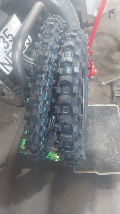 Par pneus dunlop geomax at82 novos