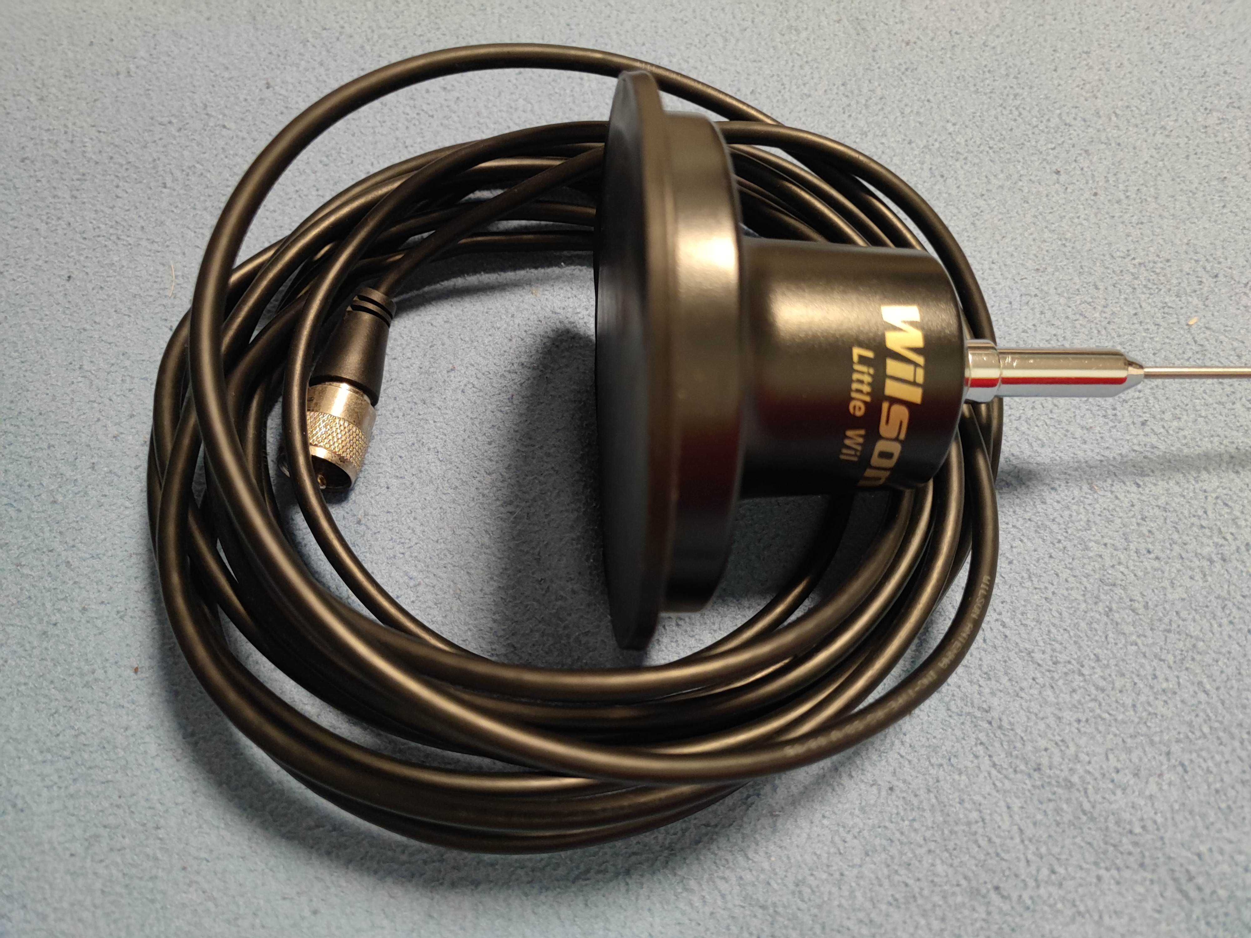 CB radio Albrecht AE 4200MC + antena Wilson.