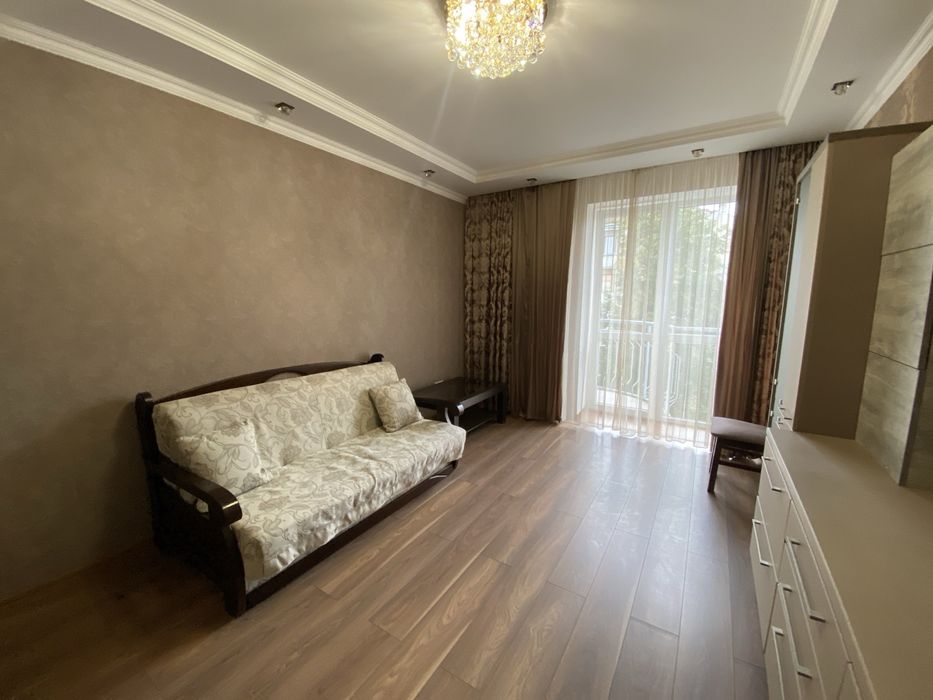 Оренда 2 кімнатної квартири по вулиці Коновальця ( поруч White Center)