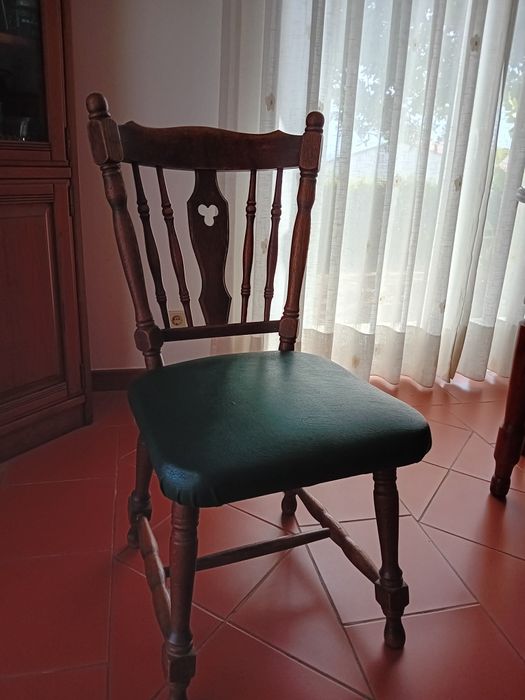 Mesa + 4 cadeiras