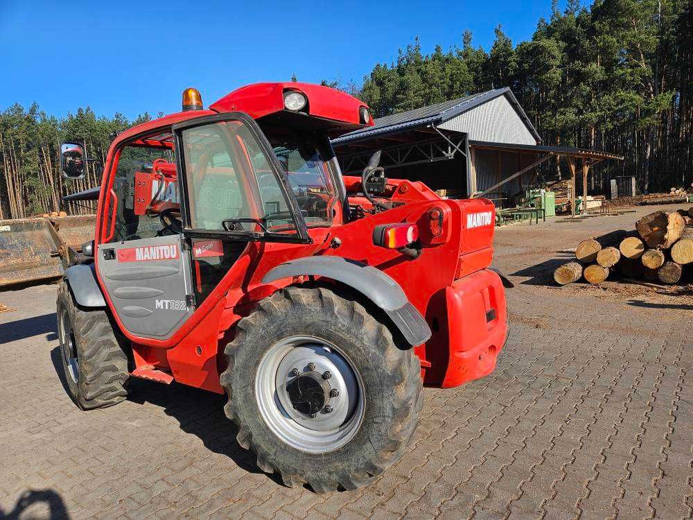 Ładowarka teleskopowa MANITOU MT932 r.2013 bdb Opony bdb, łyżka, widły