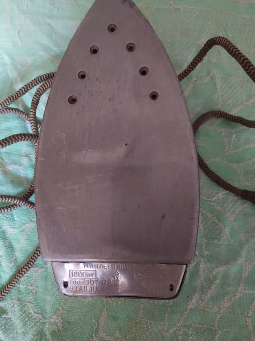 Продам Утюг советский