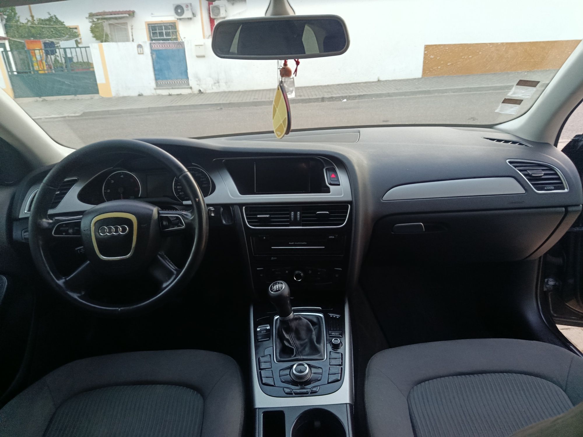 vendo ou troco audi A4 2.0 tdi B8 avant   245.000 kms reis 2011-08