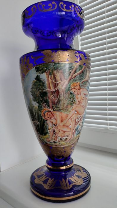 Ваза большая. Кобальтовое синее стекло. Роспись
