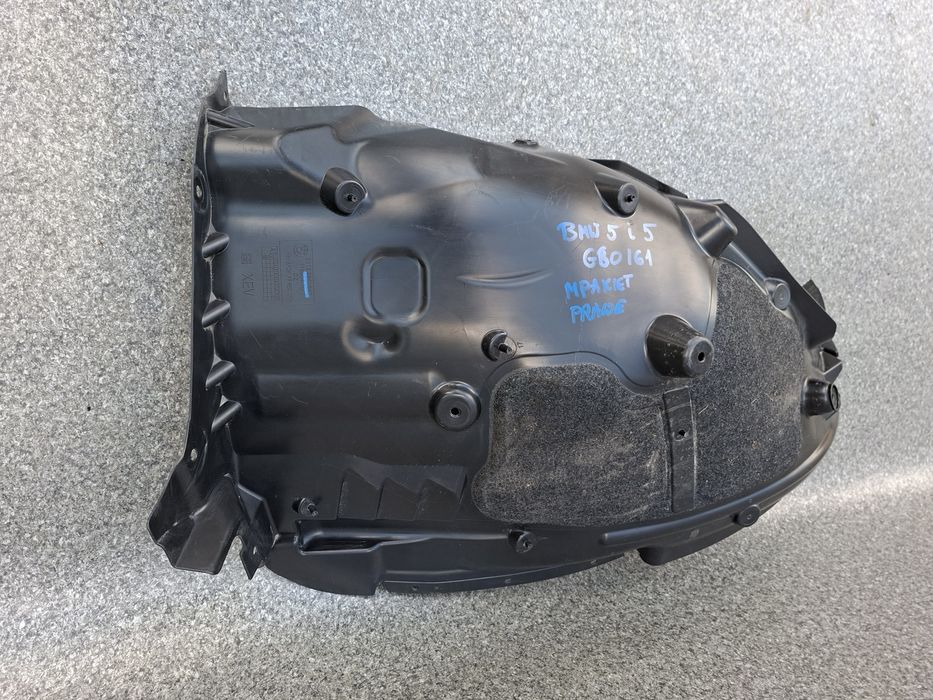 *BMW 5 G60 G61 M pakiet nadkole prawy przód  Oryginał Bardzo ładne