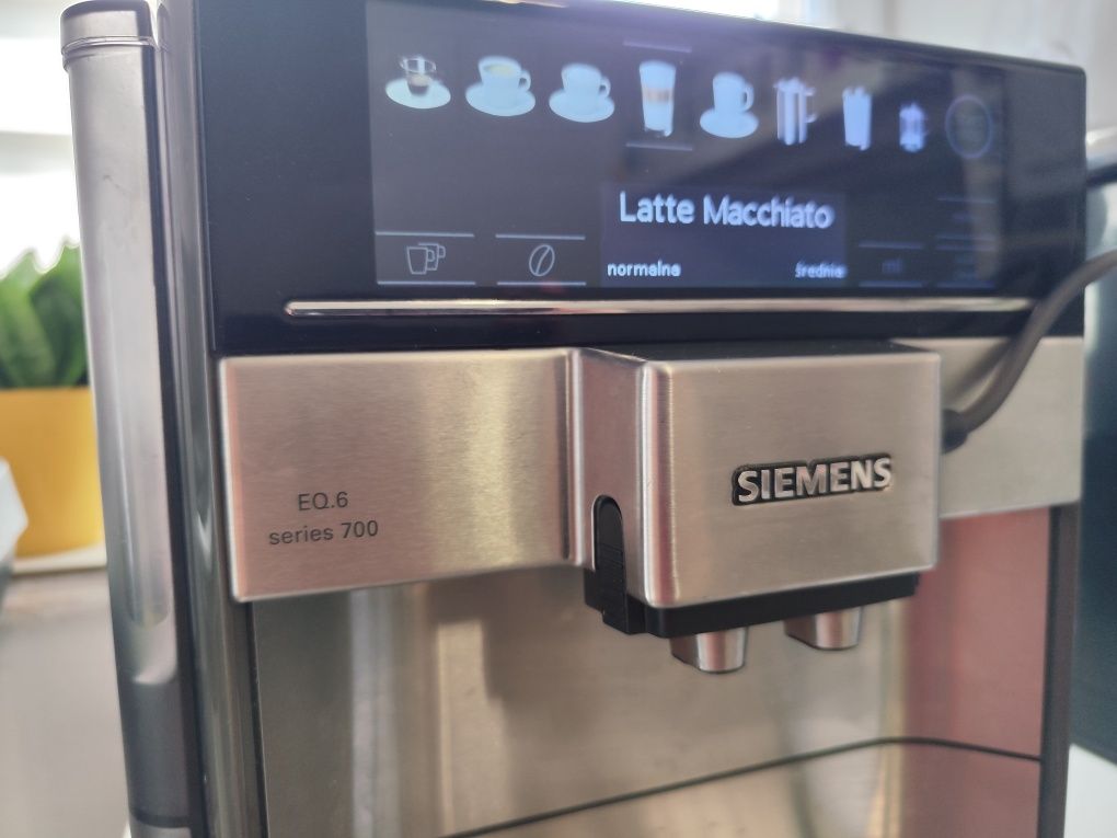 Ekspres do kawy Siemens eq700
