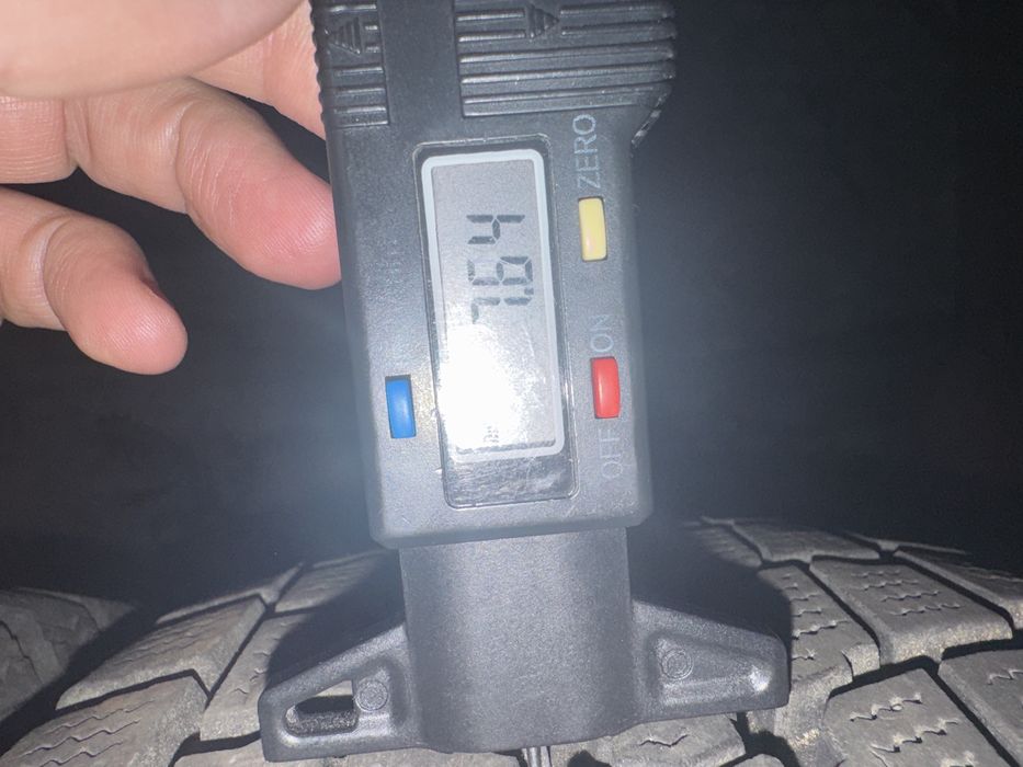 Продам шини і диски 215/65/16 98Q Dunlop grandtrack sj6