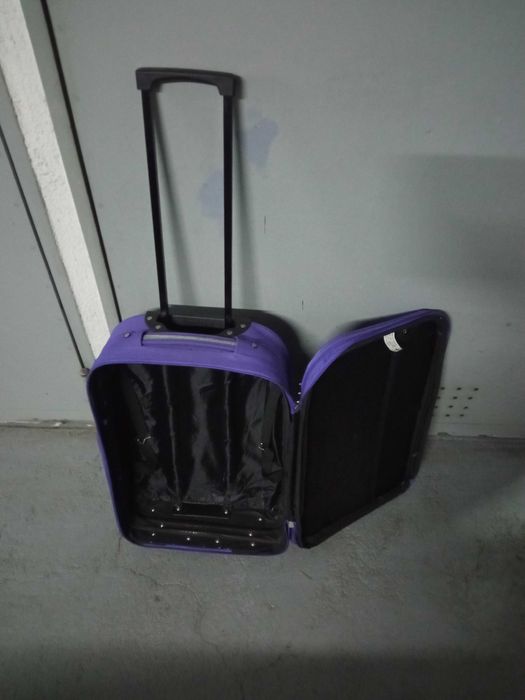 Mala de viagem trolley roxa