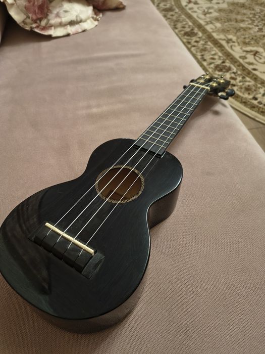 Продам укулеле Mahalo