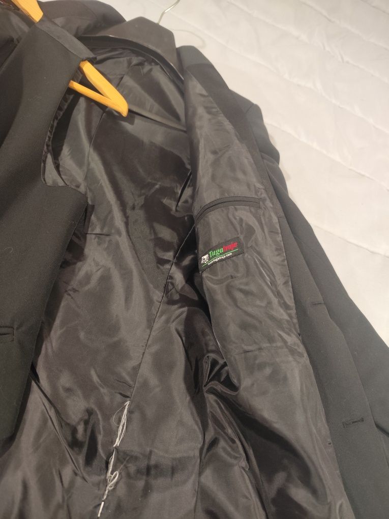 Traje académico masculino