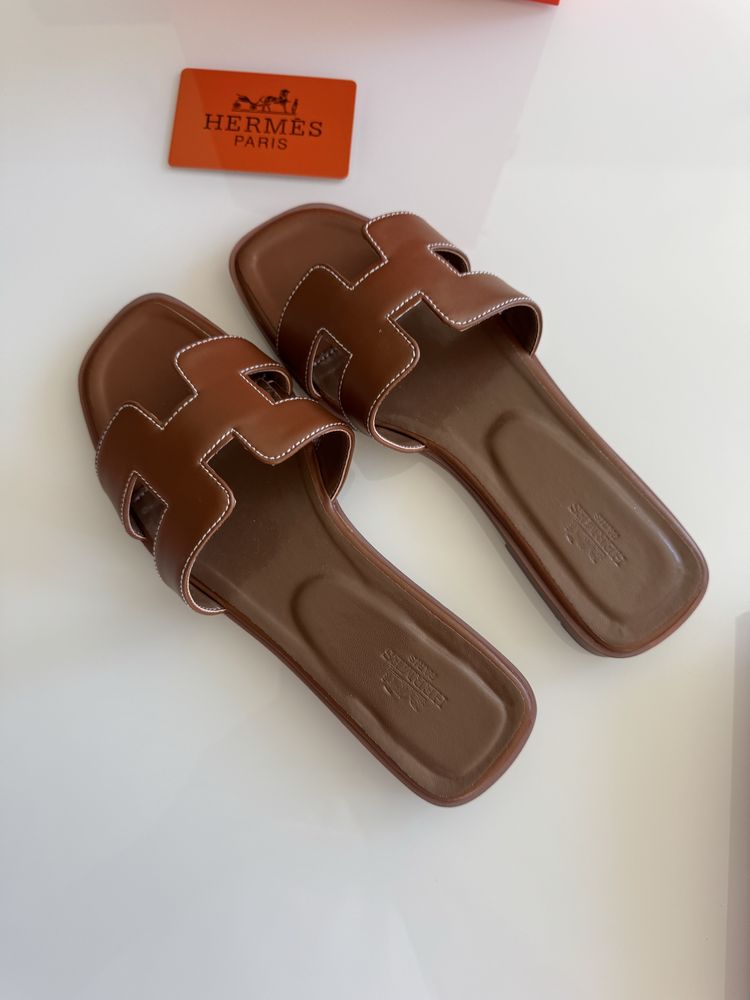 Cudne klapki Hermes
