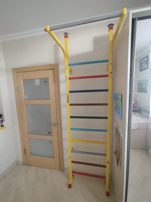 Спортивна Шведьска стінка з турником