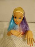 Głowa do stylizacji Barbie tęczowa