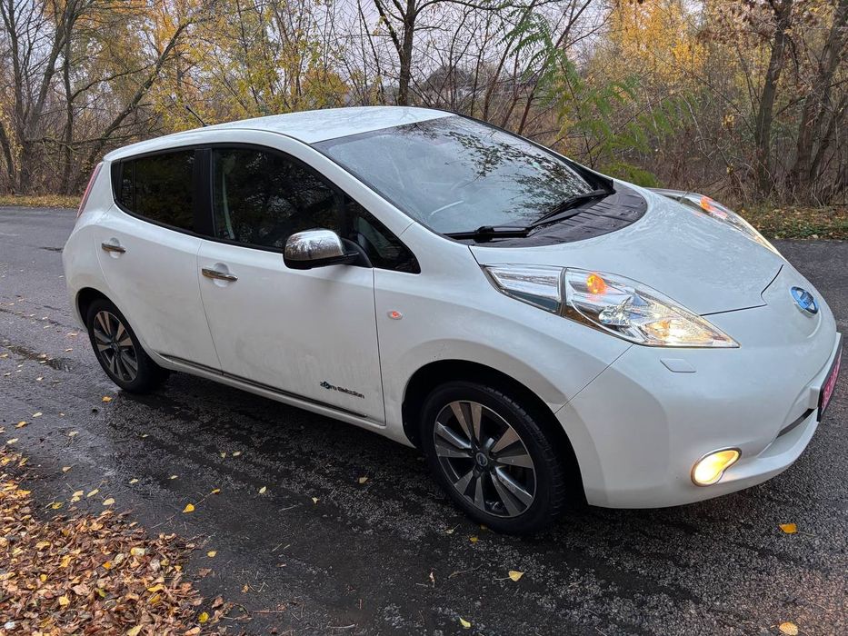Продам Nissan Leaf