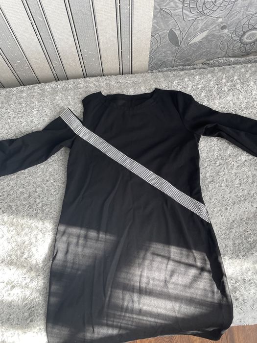 продам чорну сукню