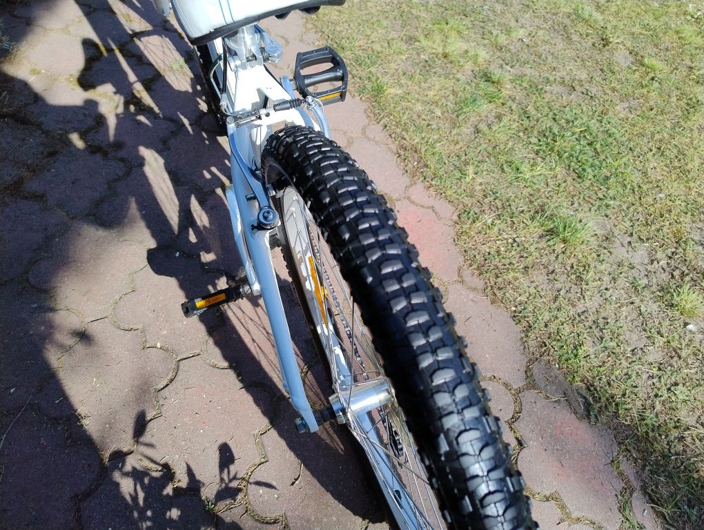 Alu 24" Specialized Rower MTB górski dzieciecy mlodziezowy amortyzator