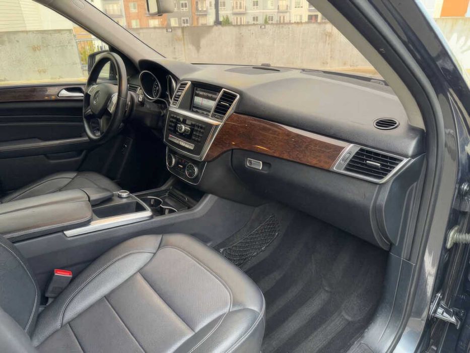 Mercedes-Benz M-Class ML 350 4MATIC      2013