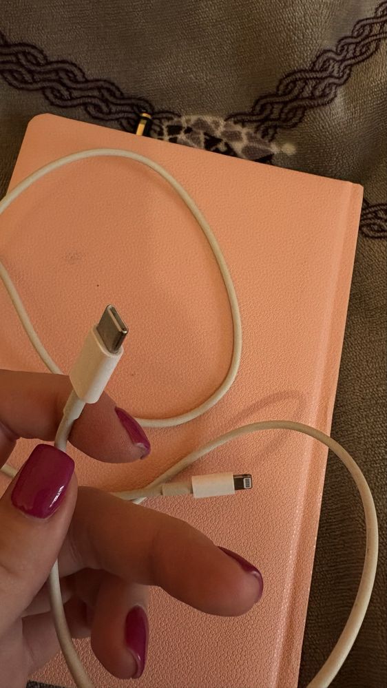 Кабель на айфон 13 Apple USB-C to Lightning Cable (1m)