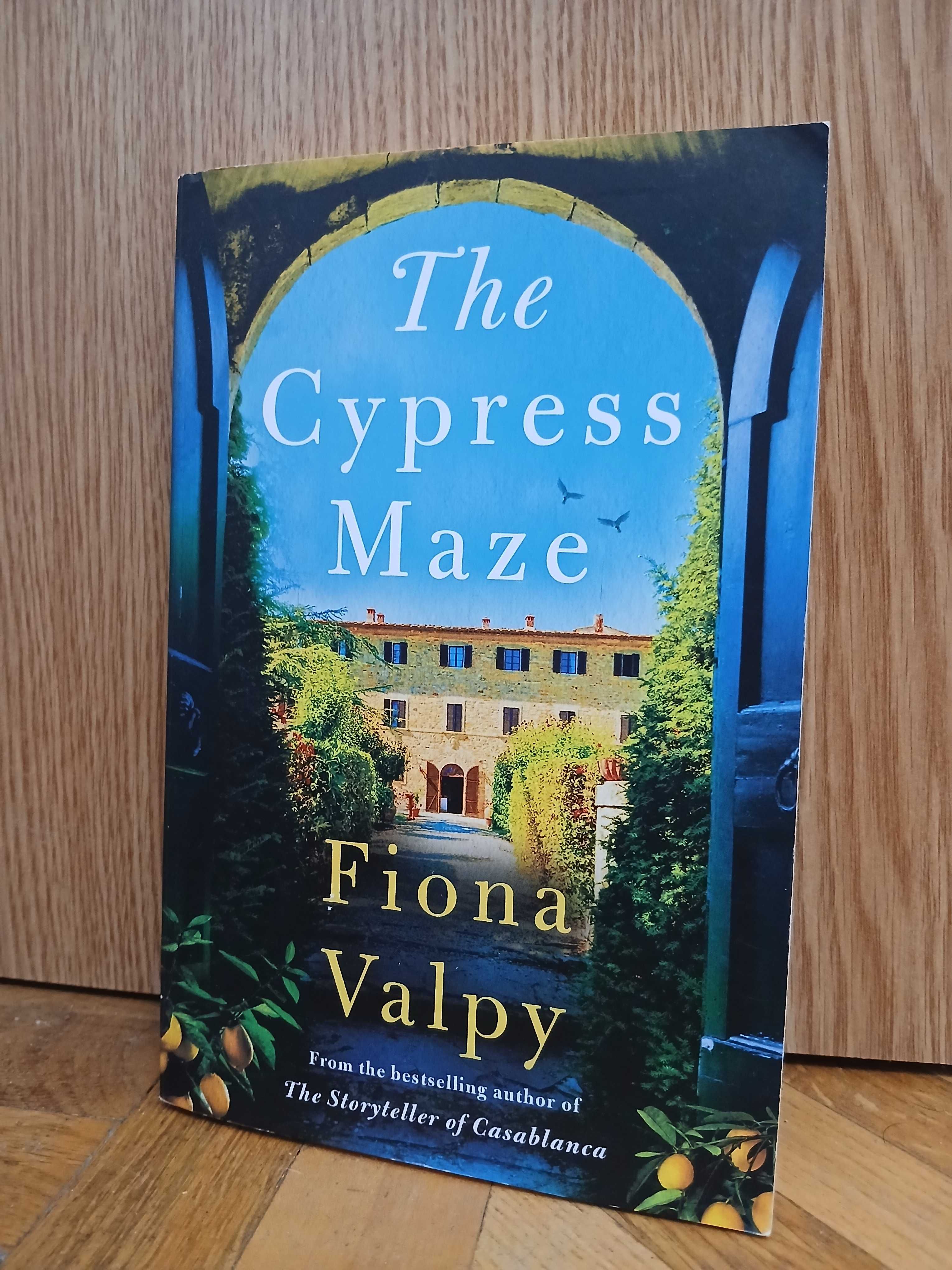 F. Valpy "The Cypress Maze"/Ф. Валпи "Кипарисовый лабиринт" (english)