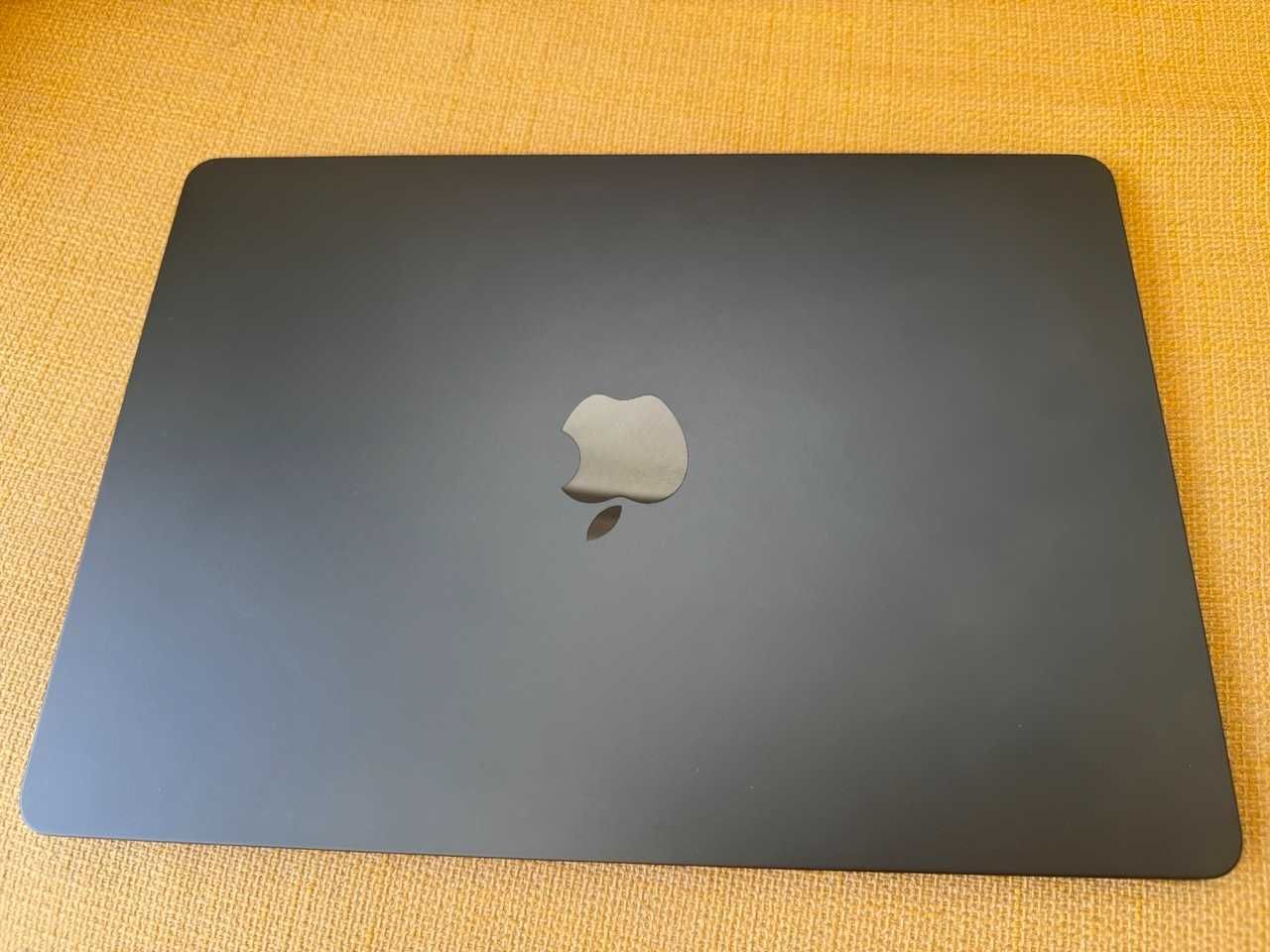 MacBook Air 13” 2022 (M2, 16GB, 512GB); com garantia AppleCare+