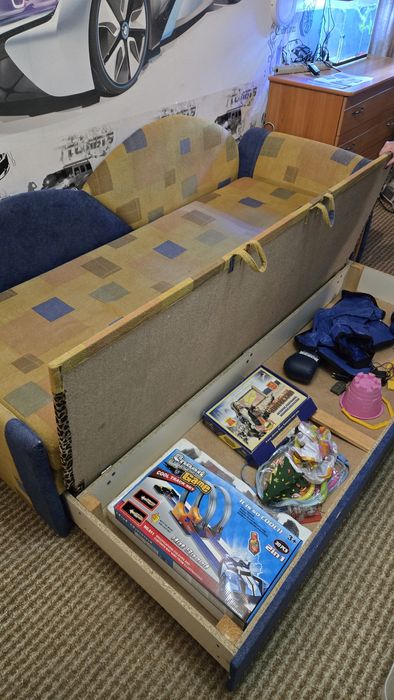 Продам диван дитячий. Б/У. Розкладний.